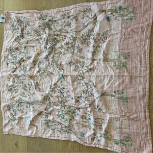 Atelier Choux Blooms Carres Floral Patterned Pink Swaddle